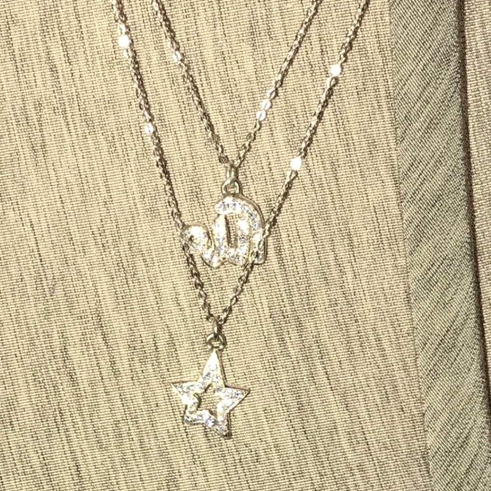 18k Gold Chain and Arabic Pendant / Star